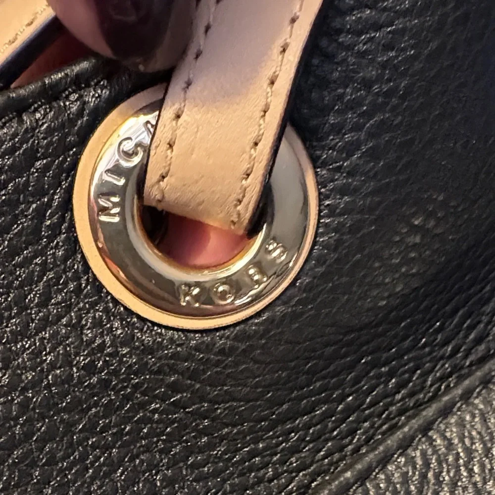 Michael Kors Black and Cream Tote - Picture 8 of 9